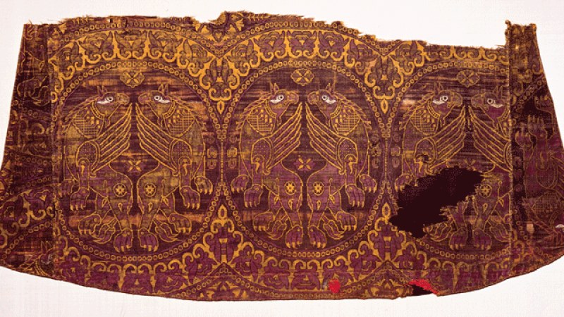 13. La soie pourpre de Byzance : une couleur gardée comme un secret d'État
