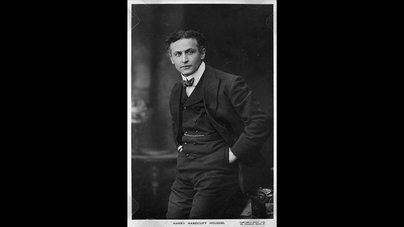 19. Houdini est venu jeter un œil