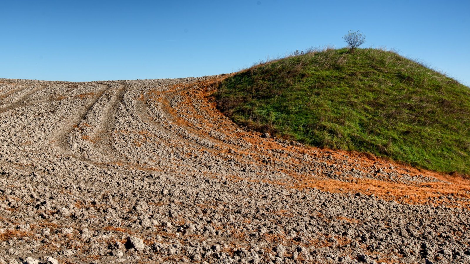 6. Pas de cave ? Les agriculteurs enterraient simplement leur récolte