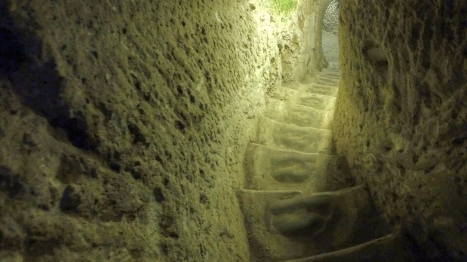 15. There Were Definitely No "Mole People"