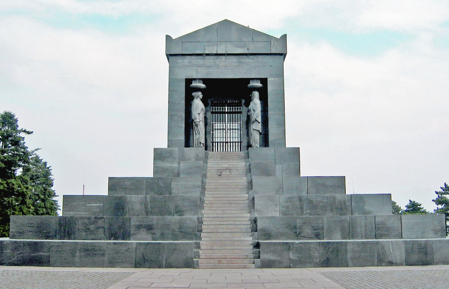 19. The Monument To The Unknown Hero