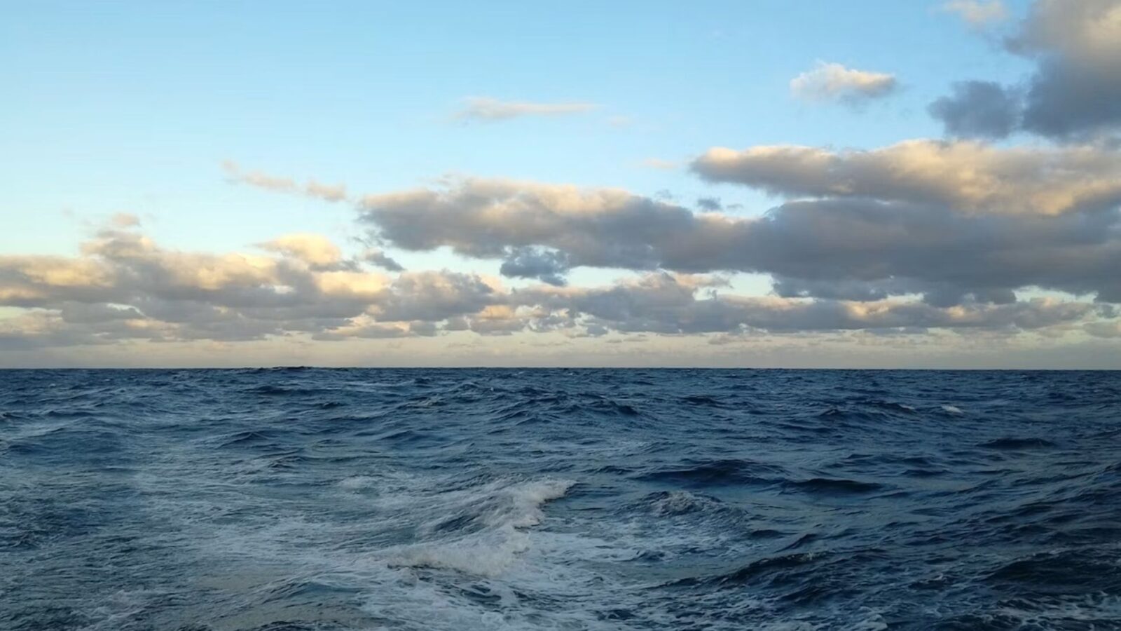 9. Peut-être pensait-il simplement avoir vaincu la mer