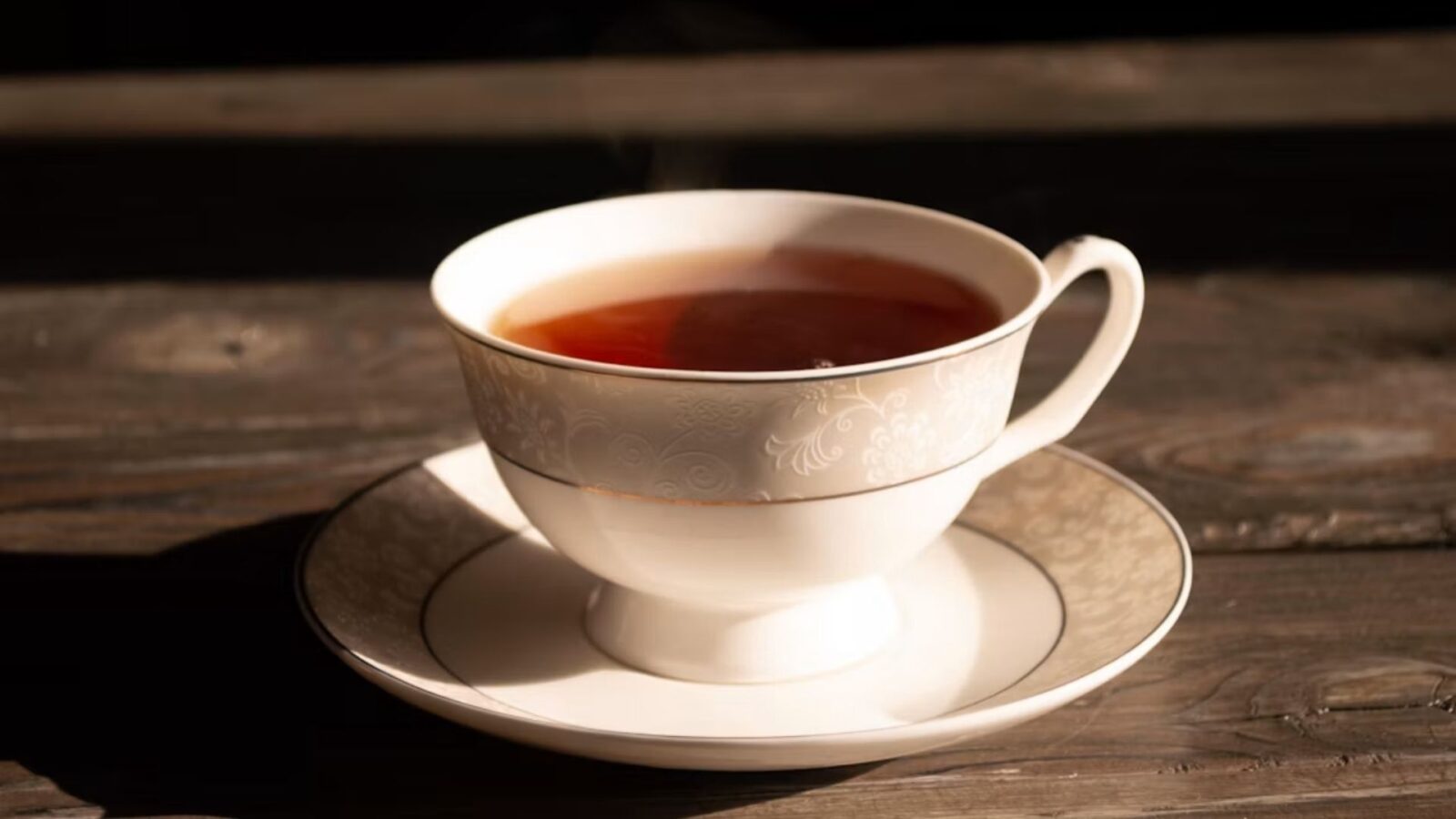5. People Once Poured Their Tea Into The Saucer To Cool It