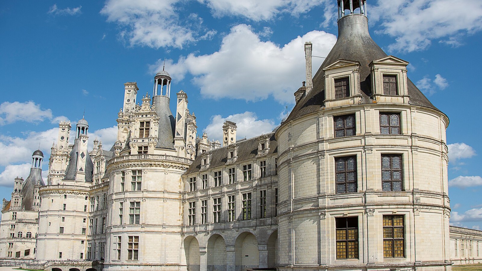 9. Francis I Raised Chambord To Outshine An Emperor
