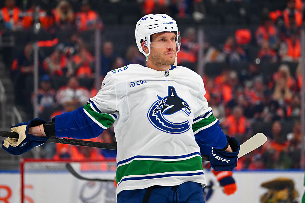3 - Jamie Oleksiak (252 pounds)