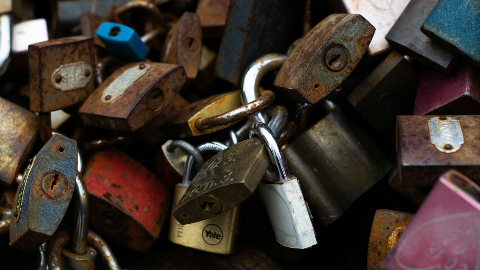 6. Les bracelets avec cadenas : un cœur réservé à une seule personne