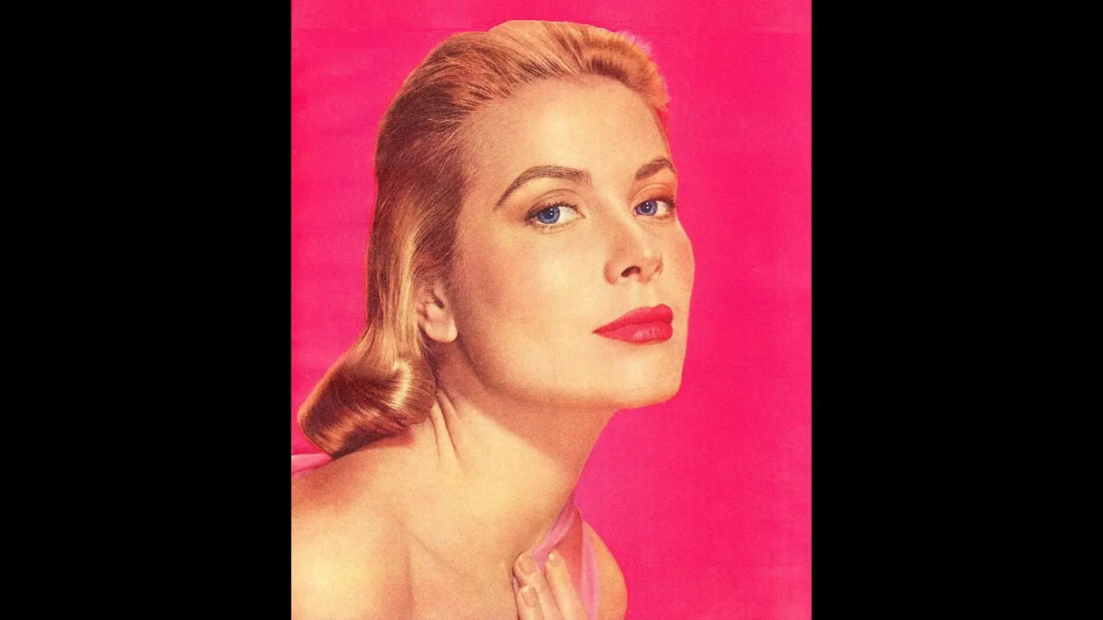 15. Les pommettes de Grace Kelly étaient mises en valeur grâce à deux fards à joues