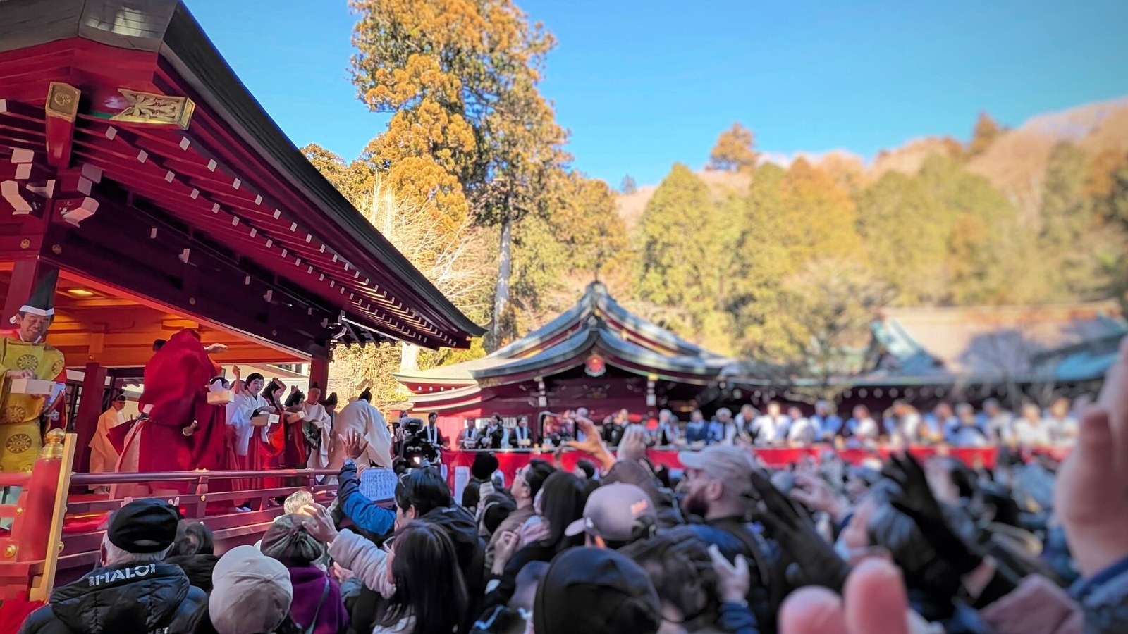 12. À l'occasion du Setsubun, les familles japonaises lancent des haricots sur les démons
