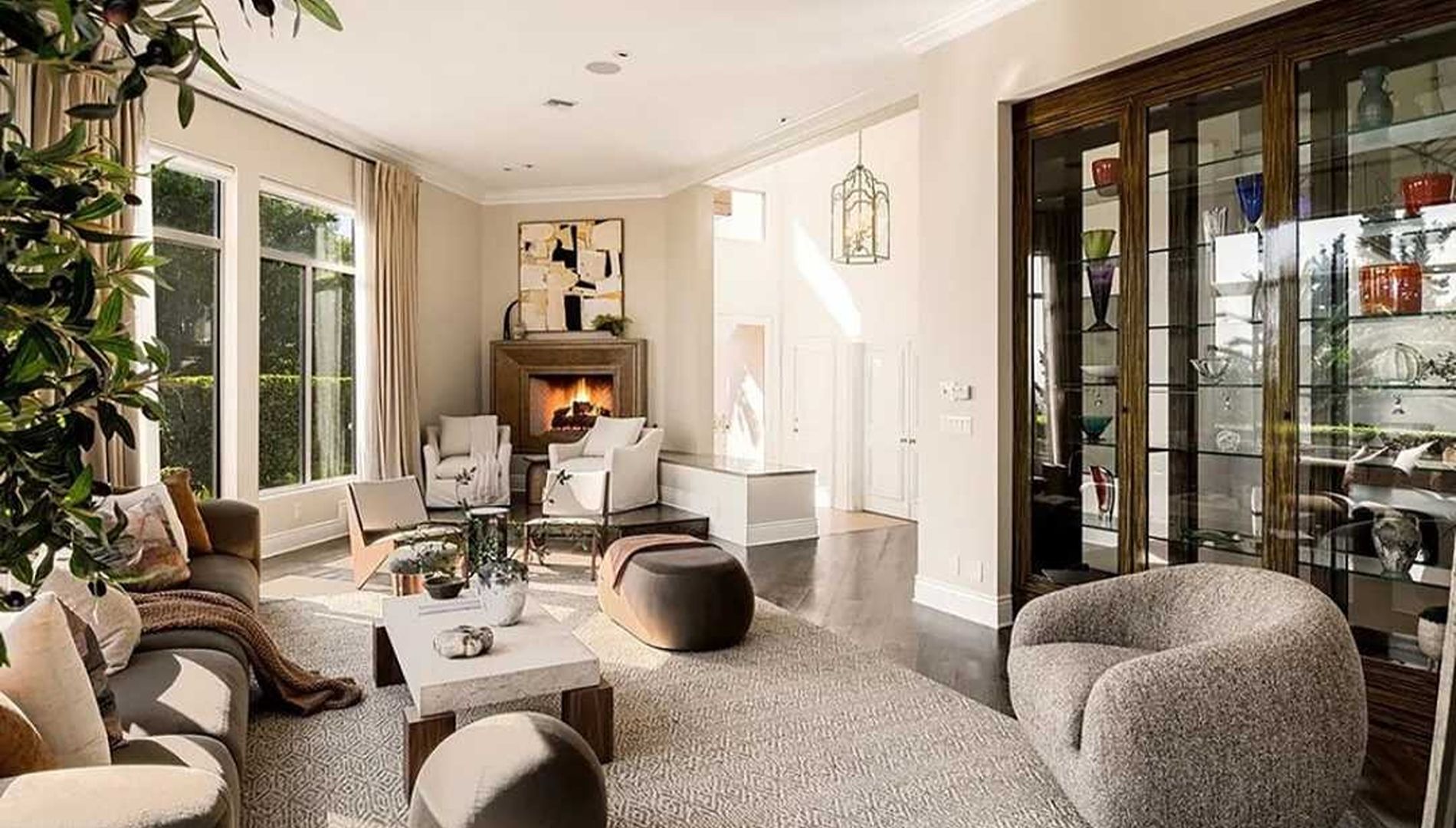 Un deuxième salon où le luxe rencontre la simplicité