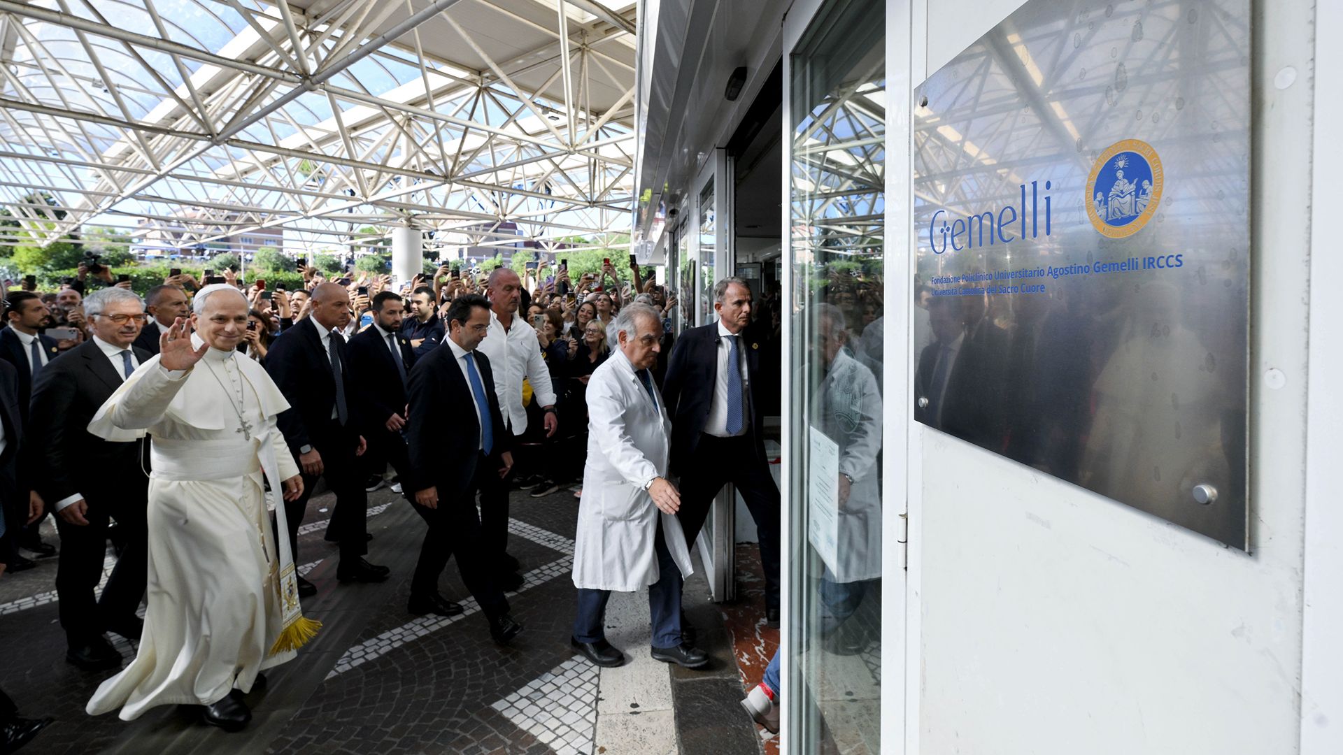 Specialized Surgical Team Assigned to Pope's Lung Operation