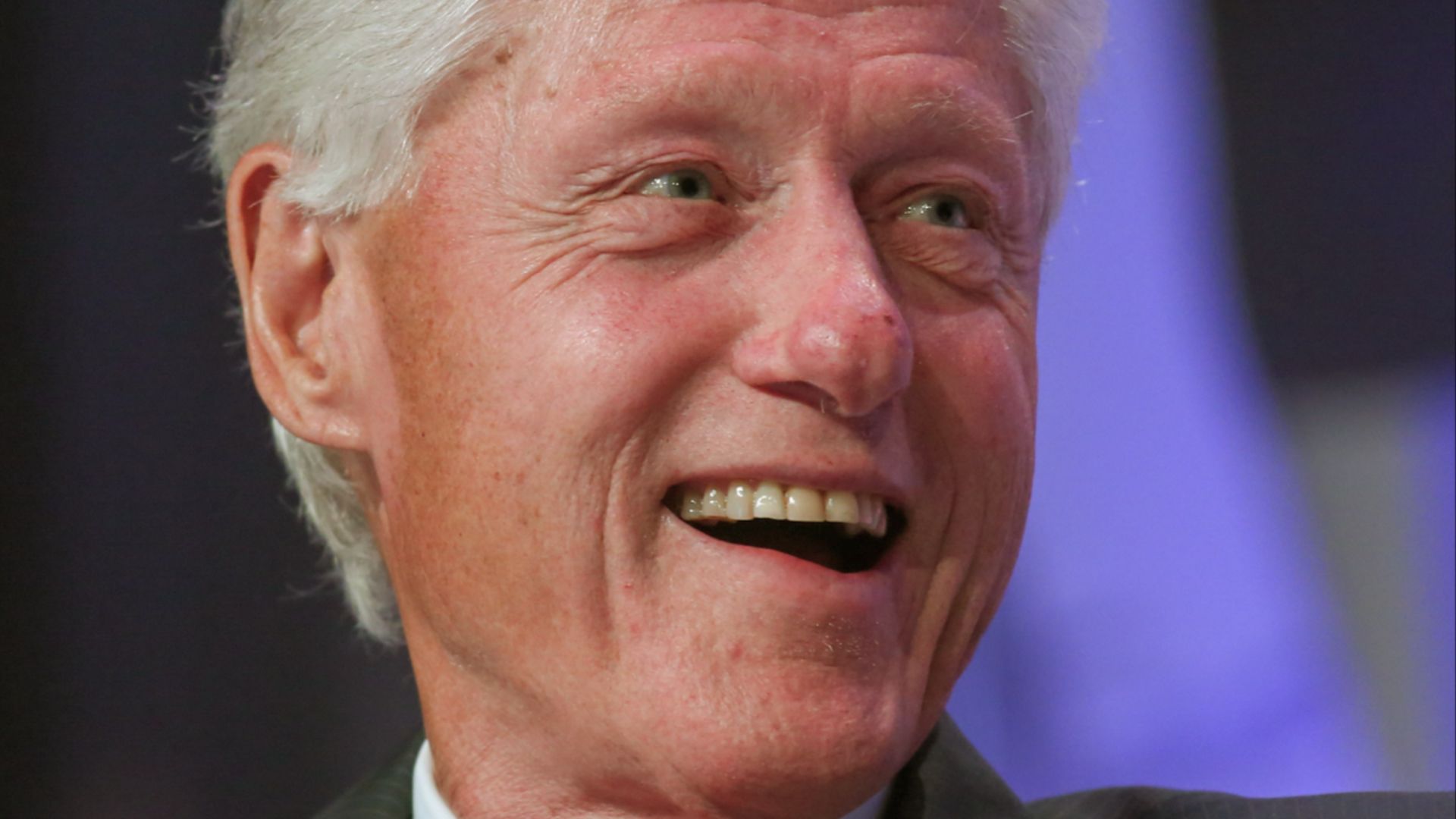 12. Bill Clinton – Vendeur de bandes dessinées