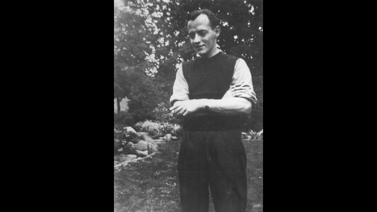 14. Godtfred prend les rênes alors que la santé de son père se détériore