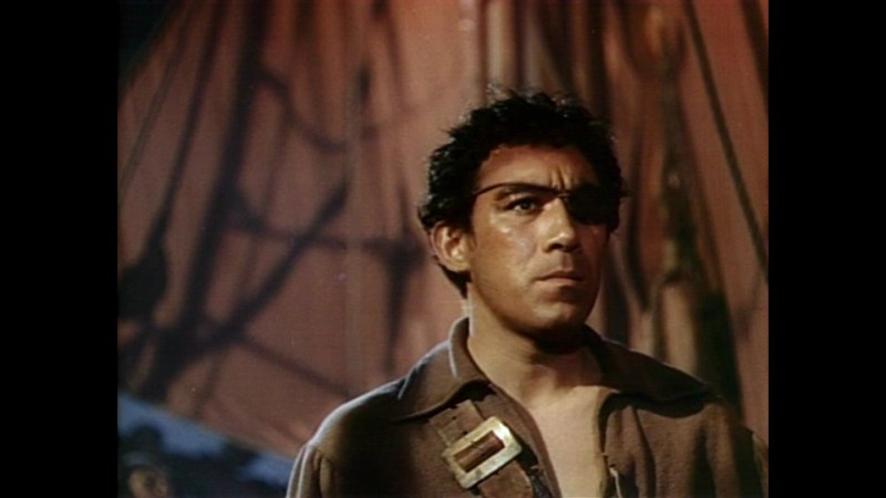 18. Anthony Quinn a pratiqué la boxe pour suivre des cours d'élocution, et non pour la gloire