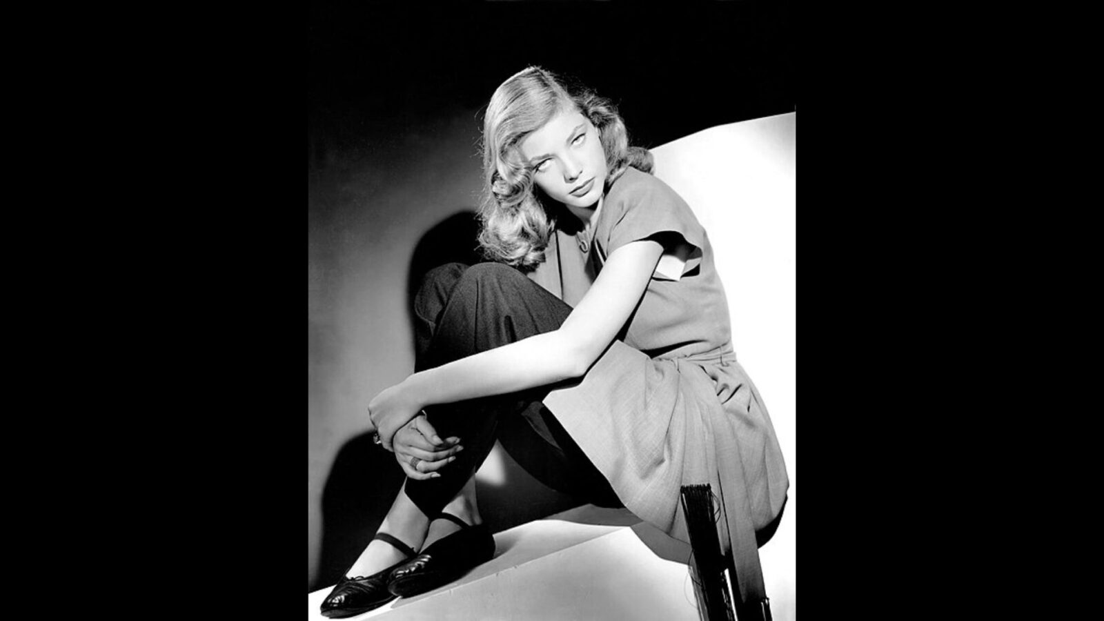 17. Lauren Bacall a transformé son trac en un look emblématique