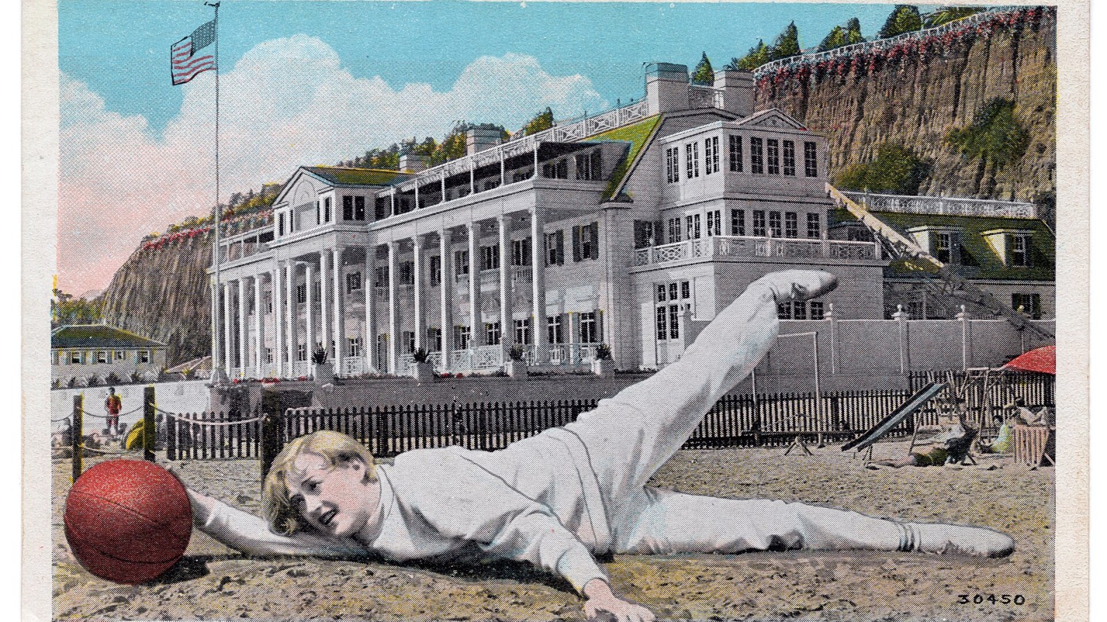 16. Marion Davies Hosted Hollywood's Grandest Beach Parties