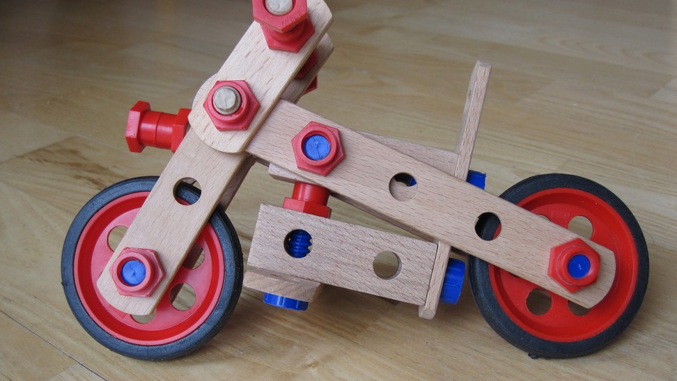 19. Lego lance BILOfix pour séparer les pièces en bois