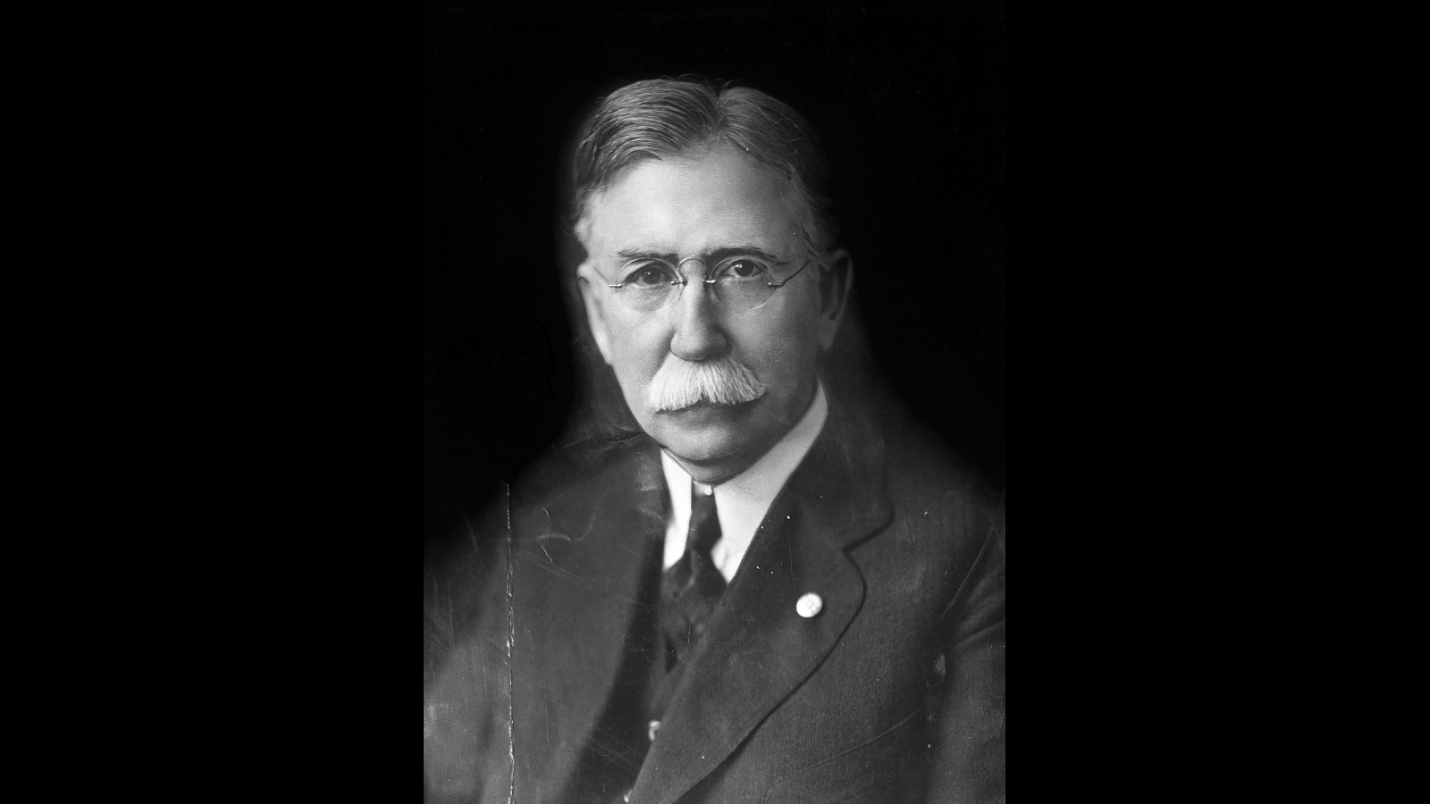 4. Edward Doheny Delivered A Bribe In A Black Bag And Walked Free