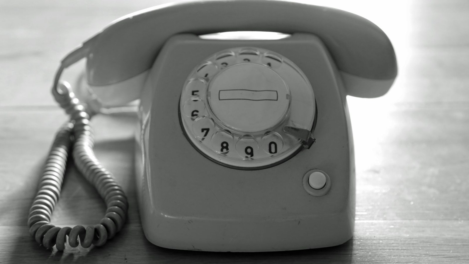 1. En 1950, la plupart des foyers américains partageaient une ligne téléphonique