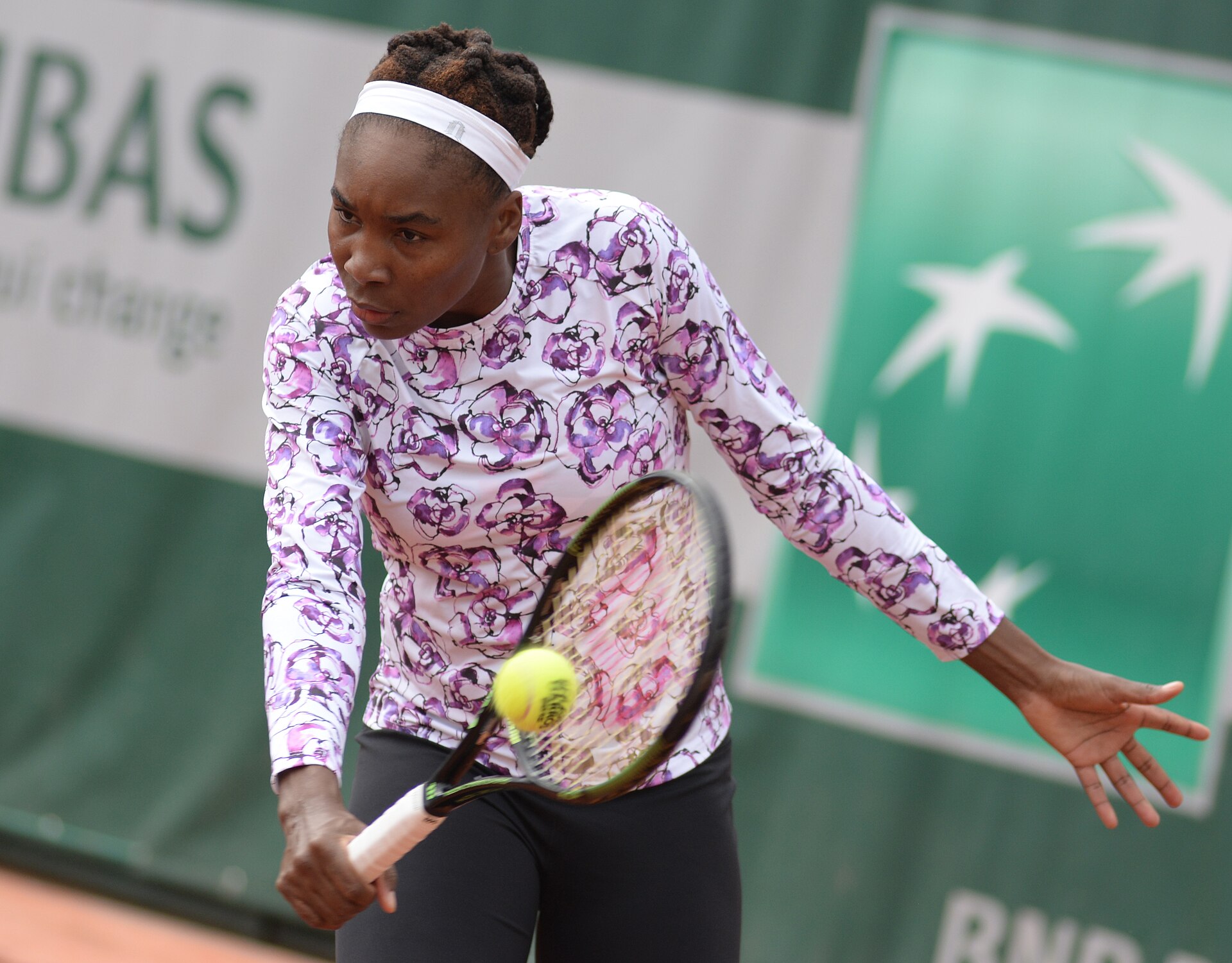 Venus Williams sur un court de tennis