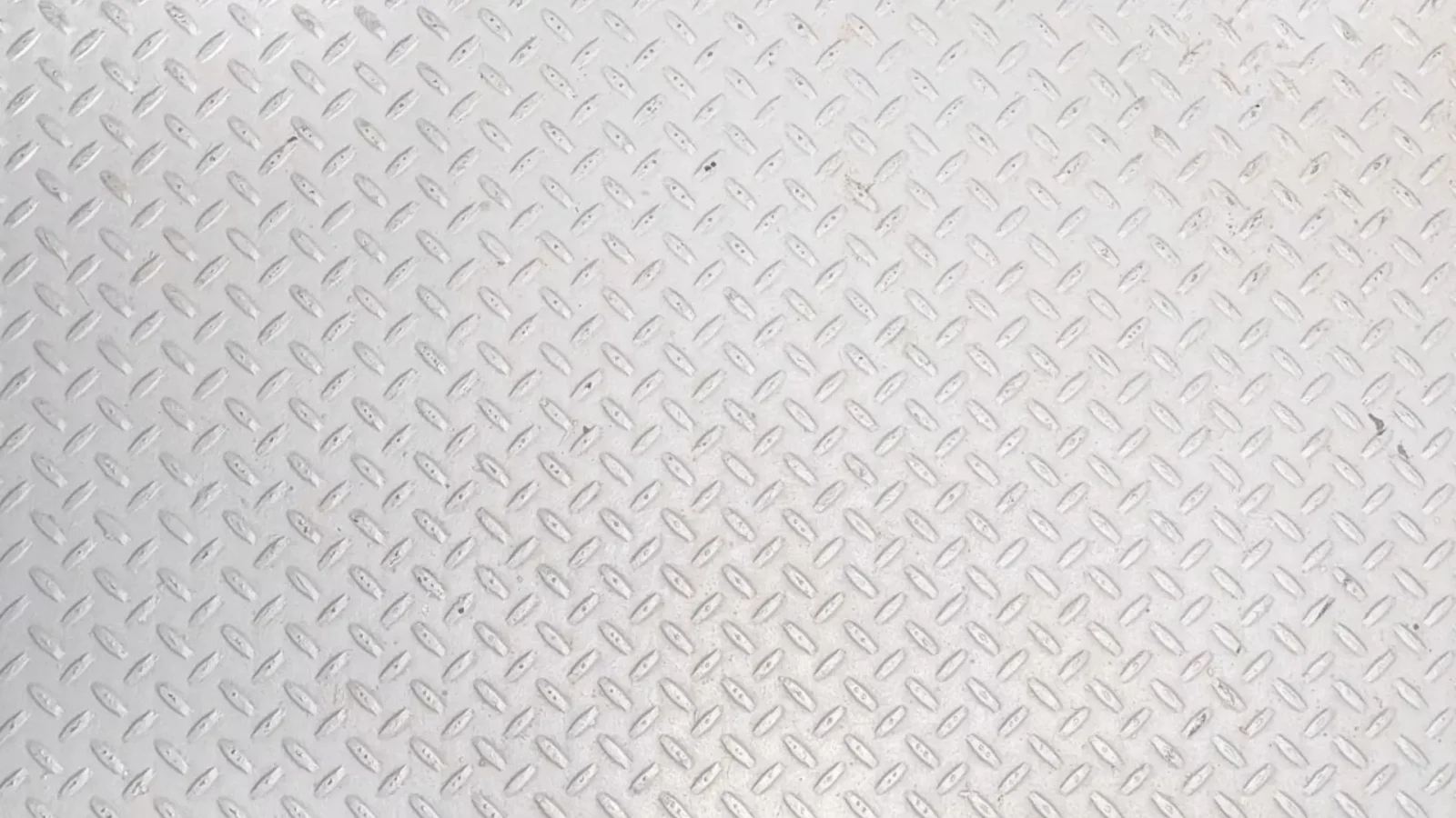 1. La carte en métal qui a précédé le plastique de plusieurs décennies