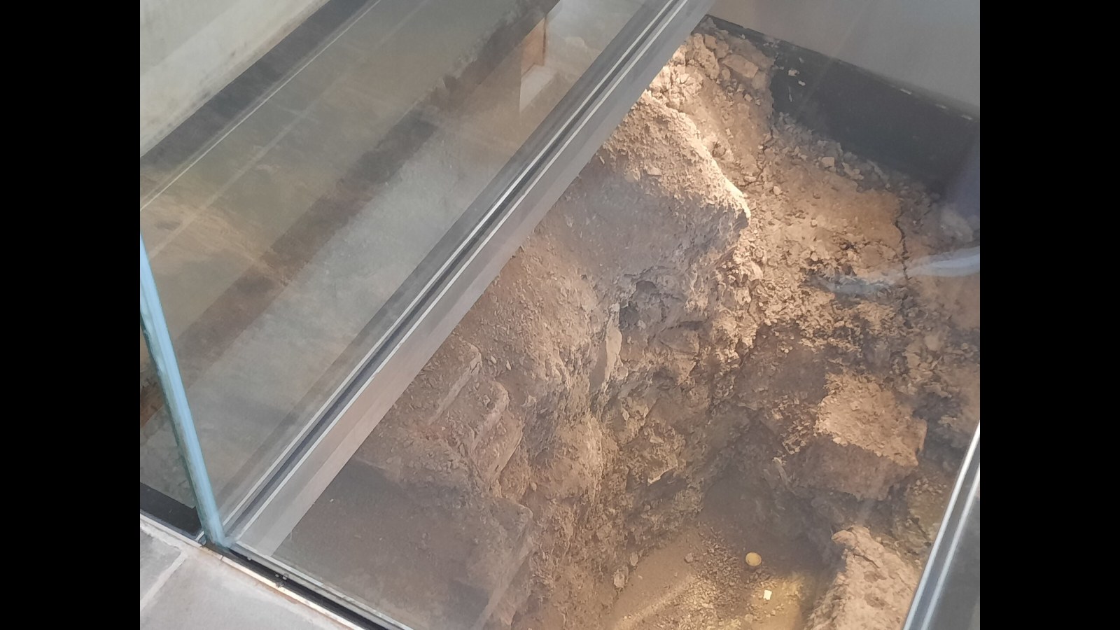 1. Le roi Richard III a été retrouvé sous un parking de Leicester