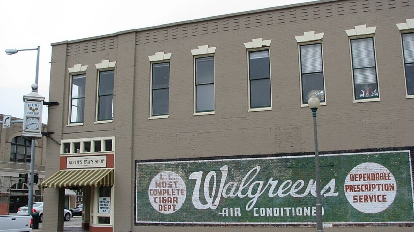 17. Charles Walgreen Lit Up Chicago Drugstores And Let A Clerk Invent The Malt