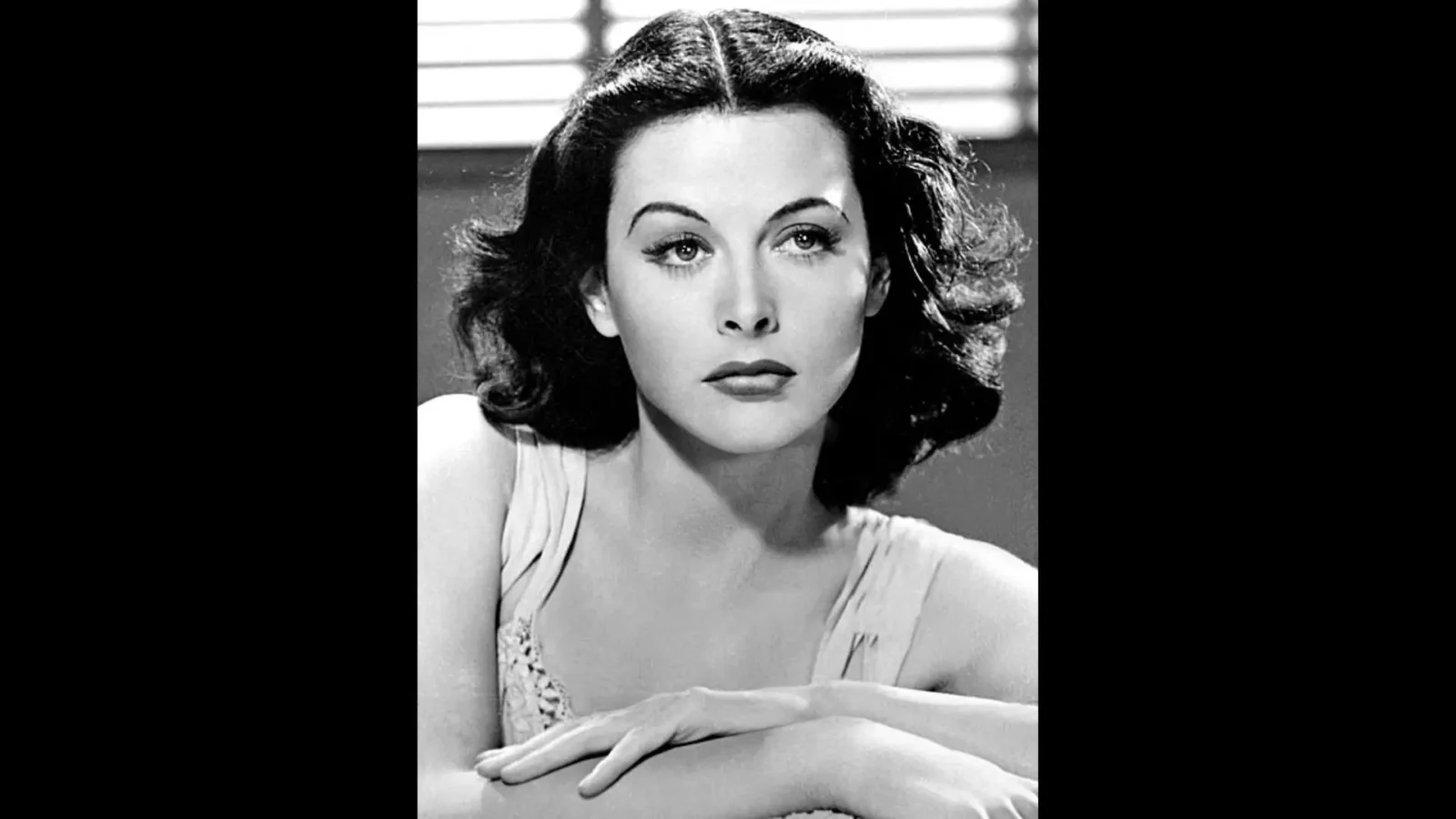 1. Hedy Lamarr a breveté une arme secrète contre les torpilles