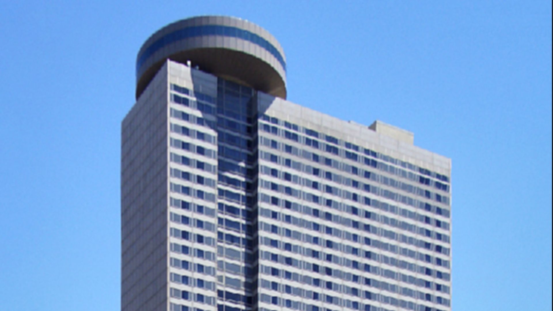 8. Remplacement de la tringle à vêtements au Hyatt Regency