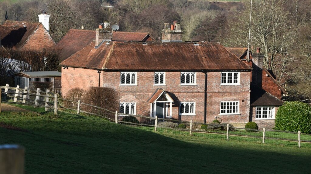 19. Village Schoolmasters Got A Cottage Right Next To The Classroom