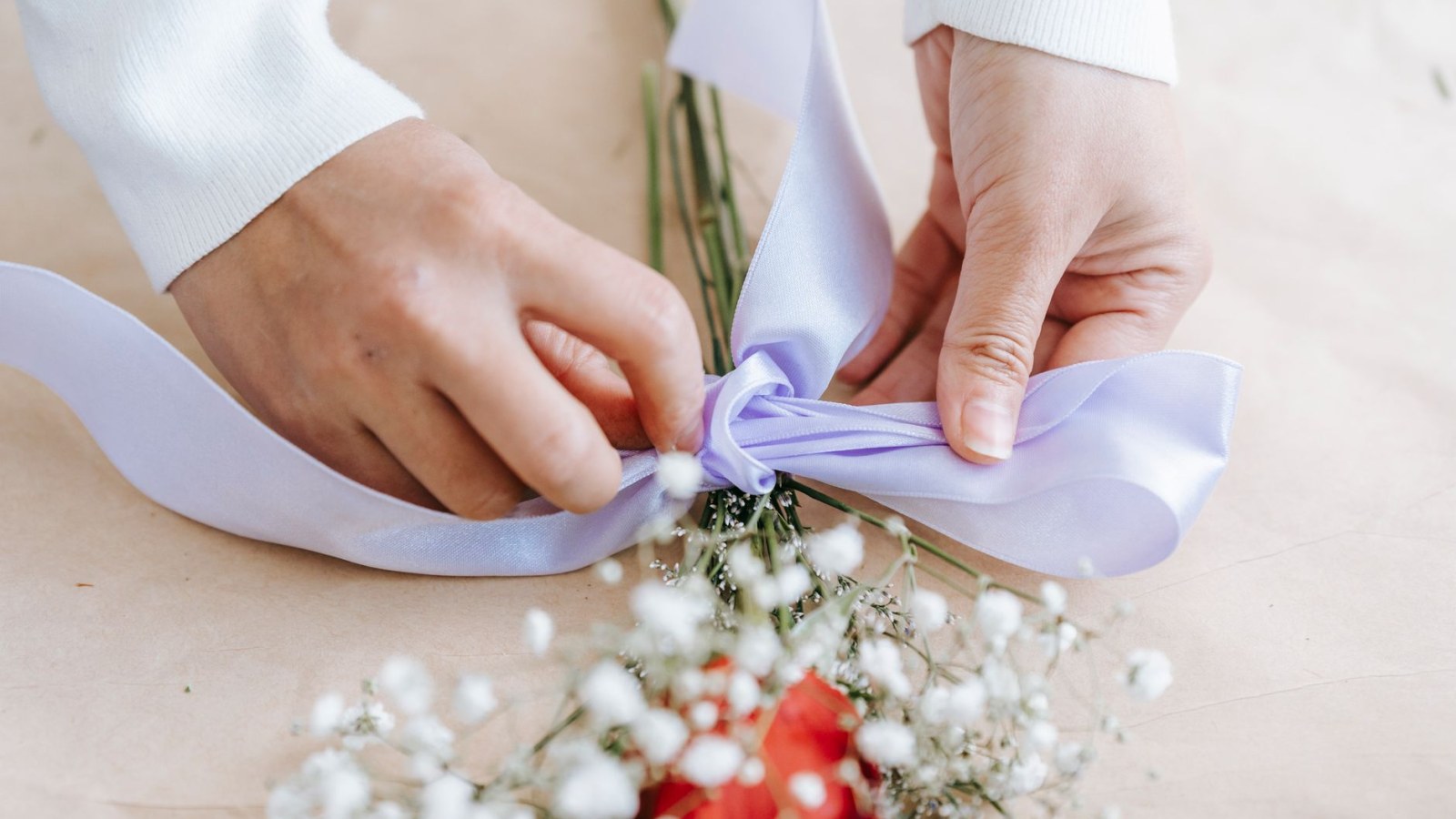 4. Ribbon Bouquets Let Brides Rehearse Without Risking Real Flowers