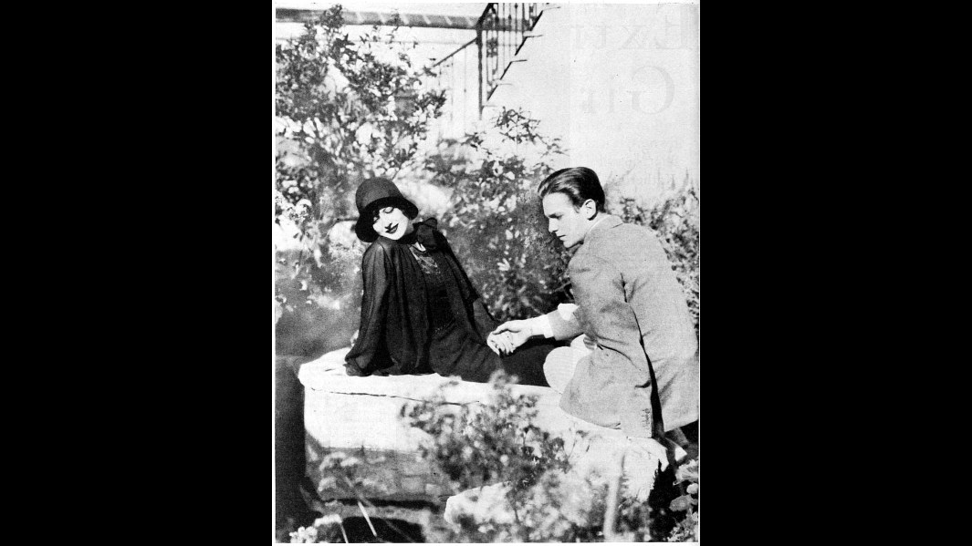 16. Joan Crawford a pris la fuite avant l'aube, échappant ainsi à deux familles qui désapprouvaient son choix