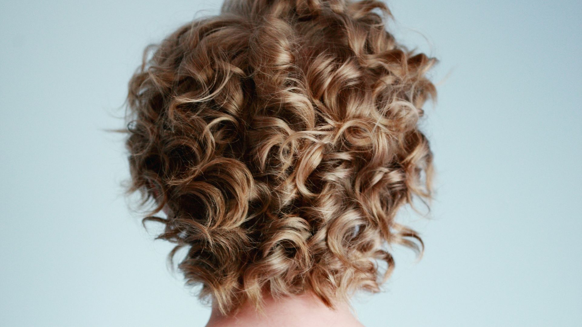7. Cheveux courts