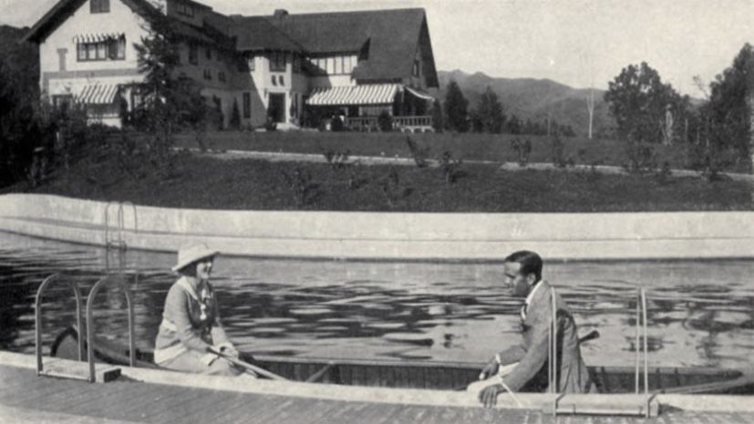 2. Pickfair Was Hollywood's First Mega-Mansion