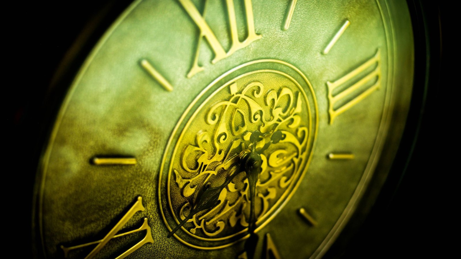 11. Around-the-Clock Showers Gave Every Guest An Hour To Fill