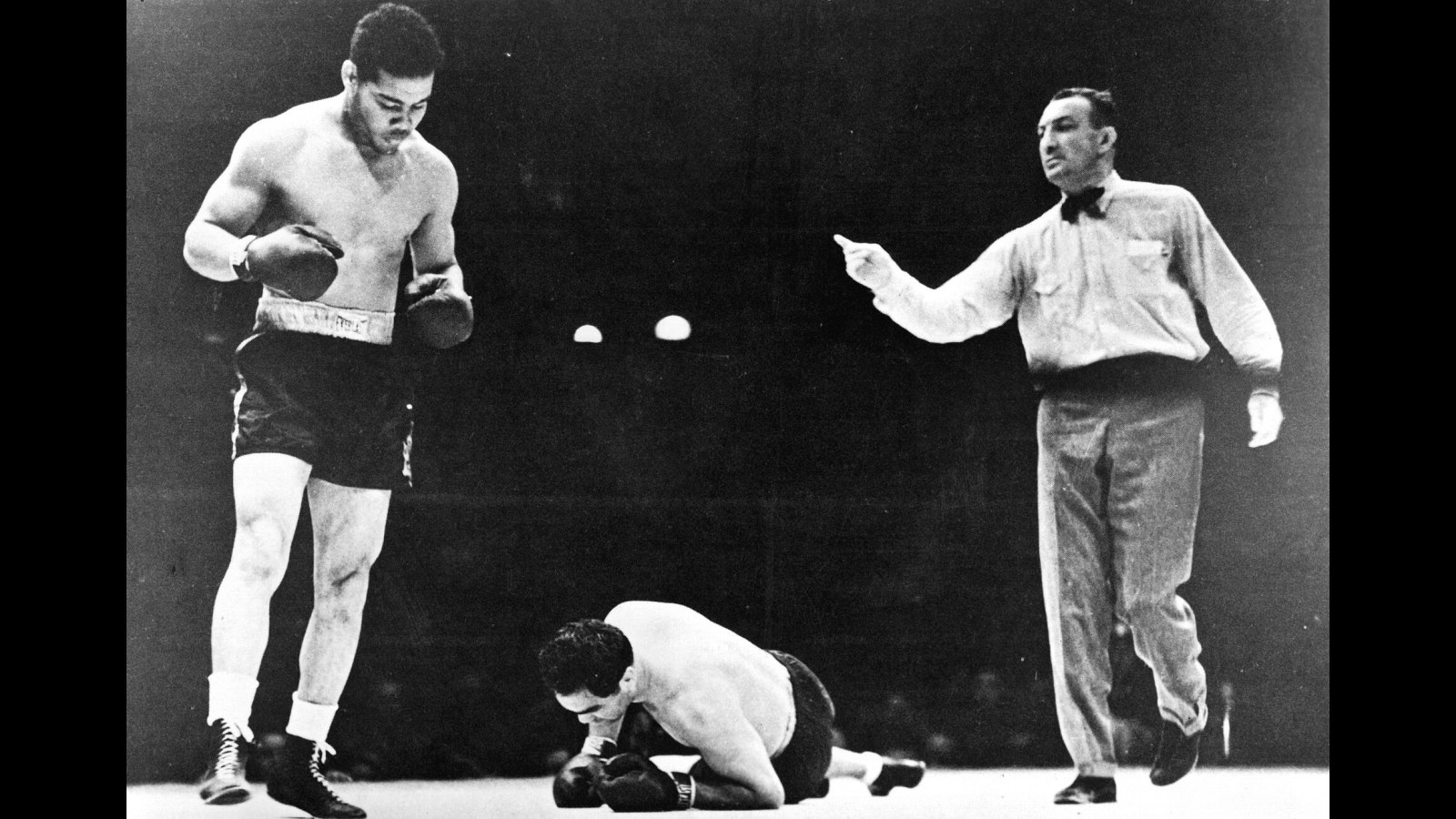 4. Joe Louis Ends It In 124 Seconds