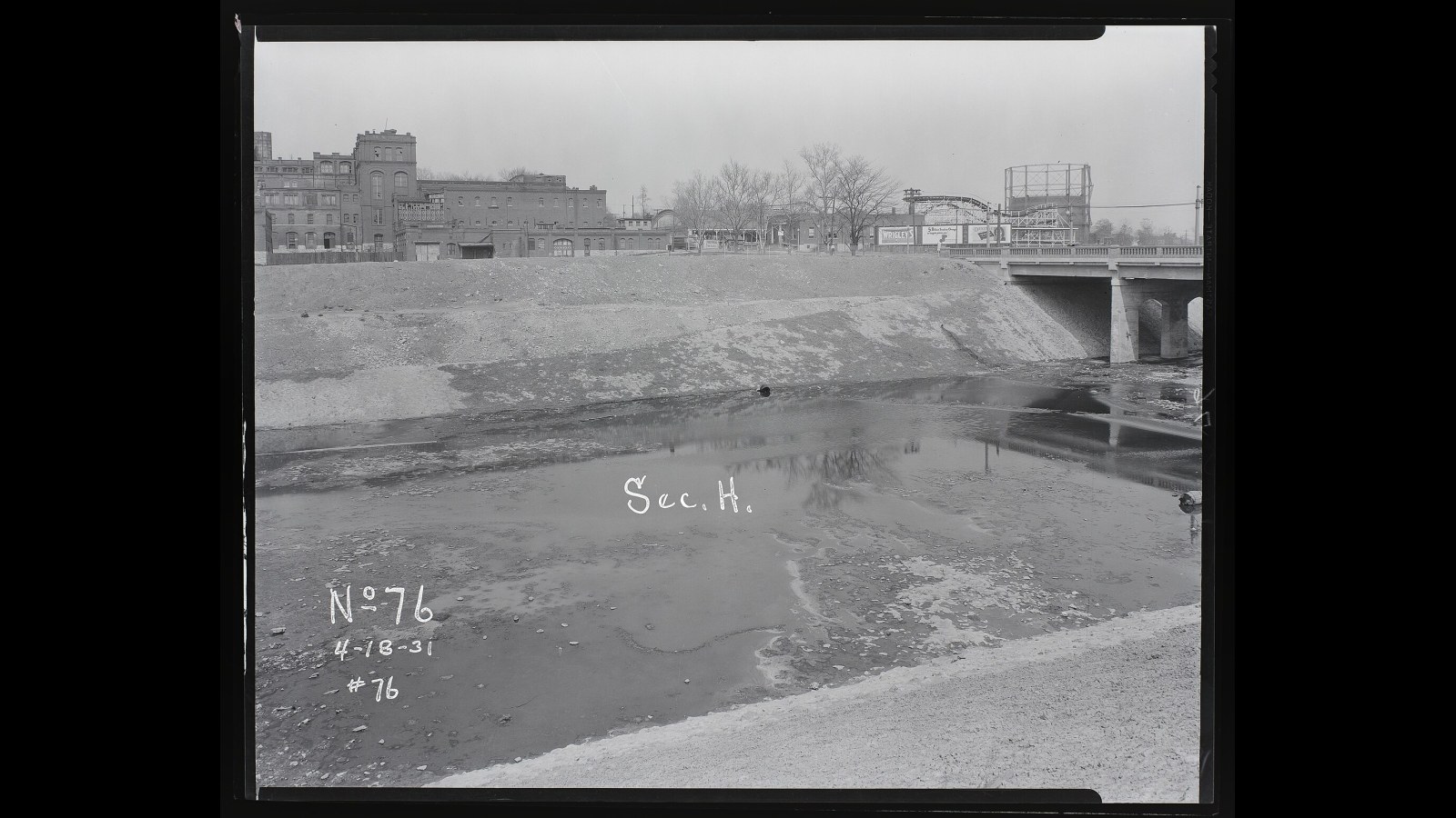 15. Saint-Louis a transformé un égout à ciel ouvert en un canal en béton de 18 miles