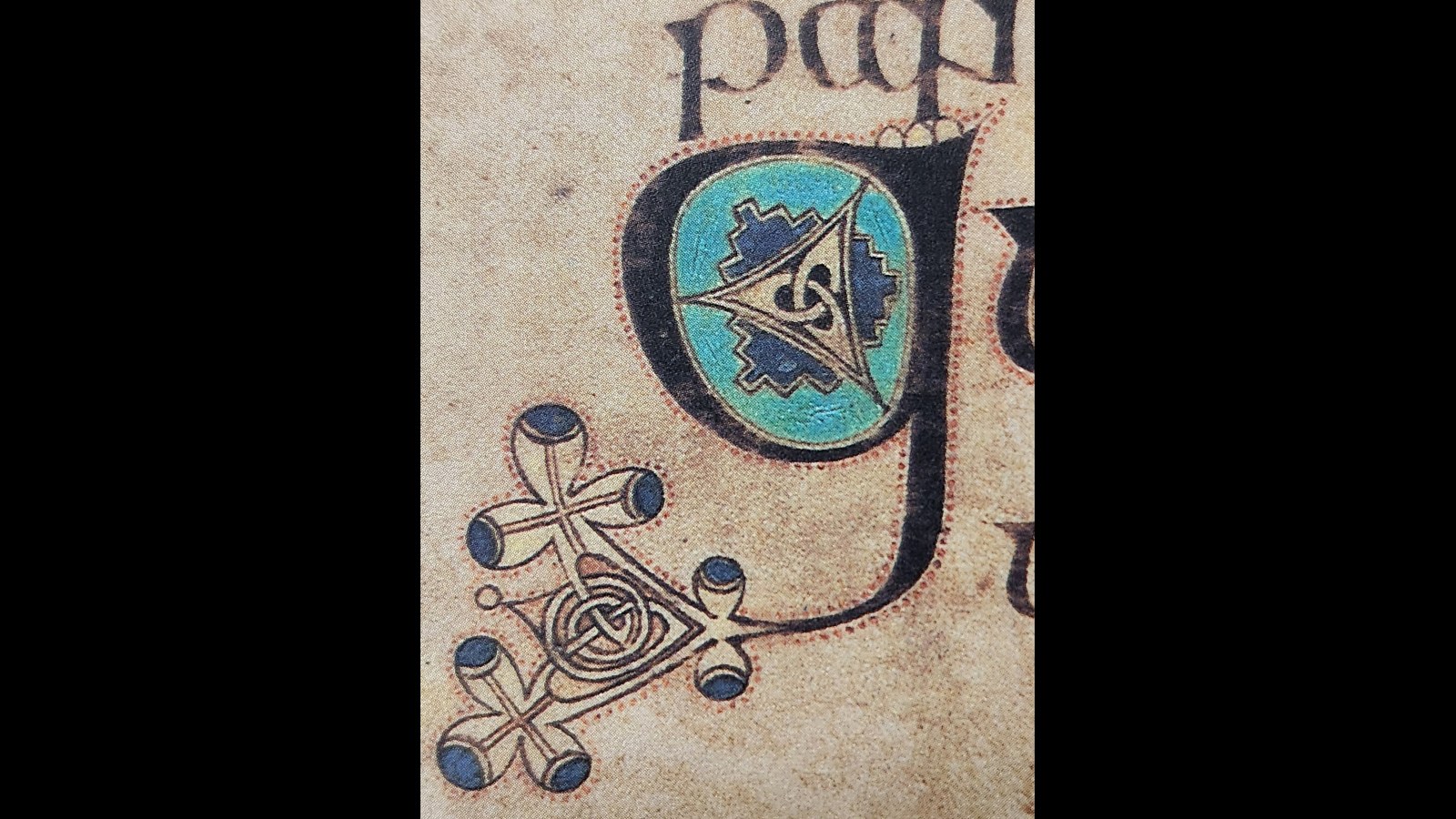 17. Des moines irlandais ont réinterprété d'anciens motifs celtiques entrelacés pour en faire un symbole de la Trinité