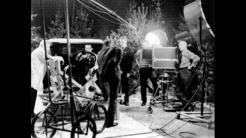 12. Des assistants réalisateurs ont mis en place des systèmes de pots-de-vin sur les plateaux de tournage
