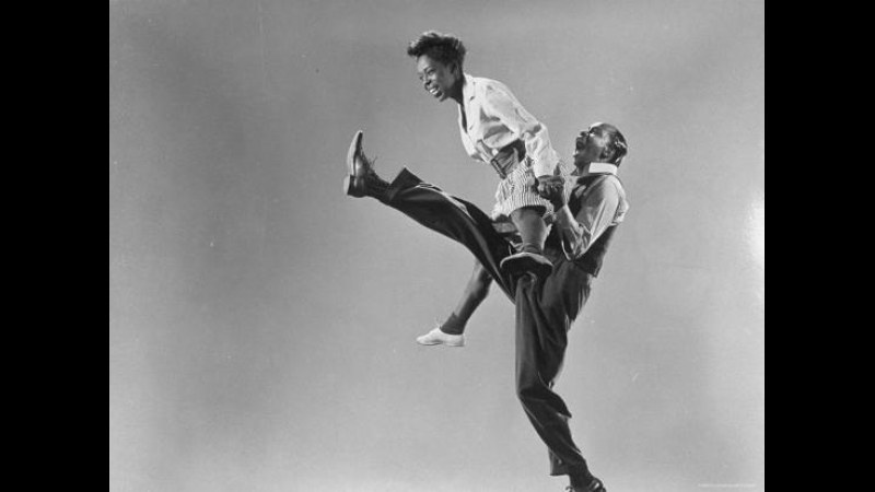3. Le Lindy Hop tire son nom d'un vol transatlantique