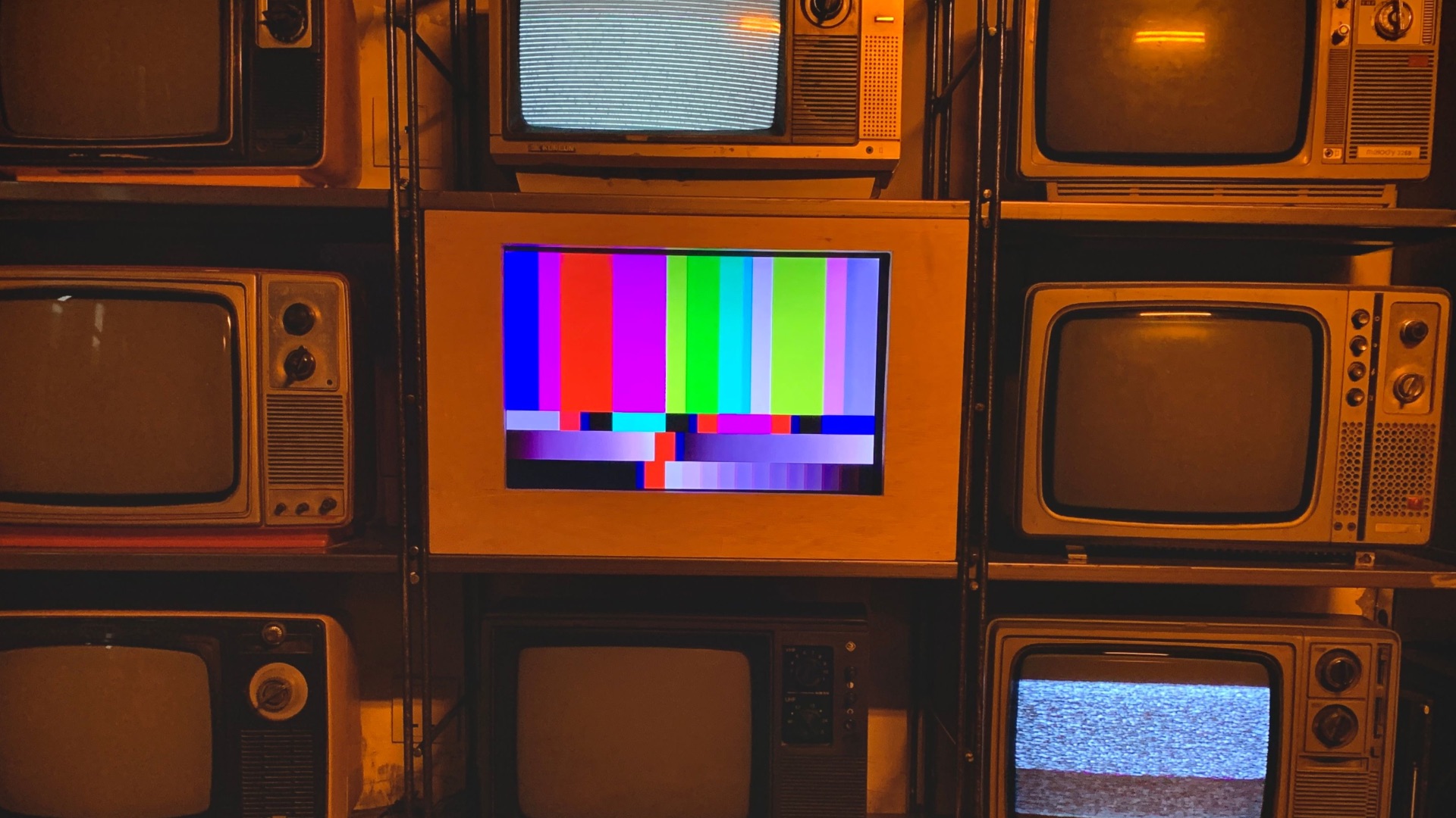 18. L'interruption de la diffusion télévisée dans le Sud