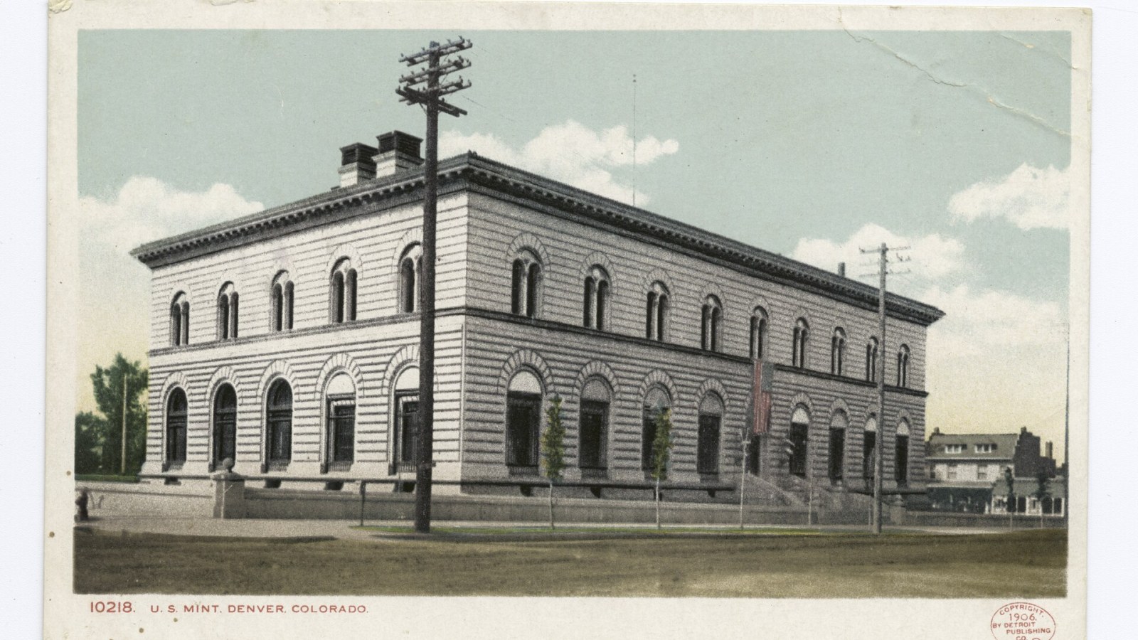 4. Gunmen Ambushed A Federal Reserve Truck Outside The Denver Mint