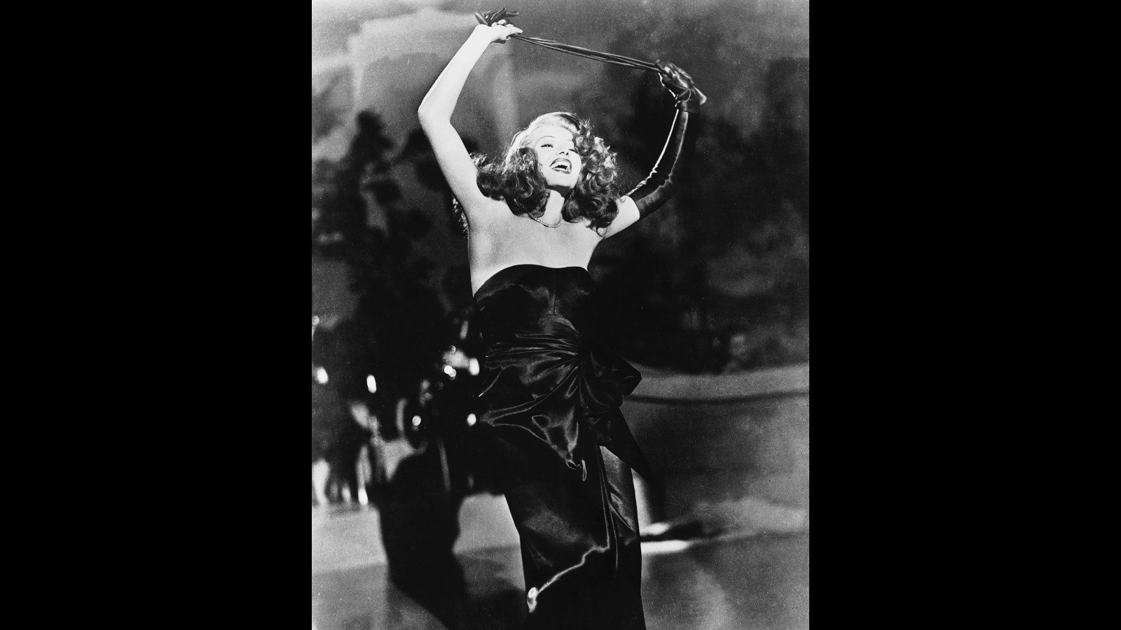 6. The Gown Needed A Harness To Survive The Dance