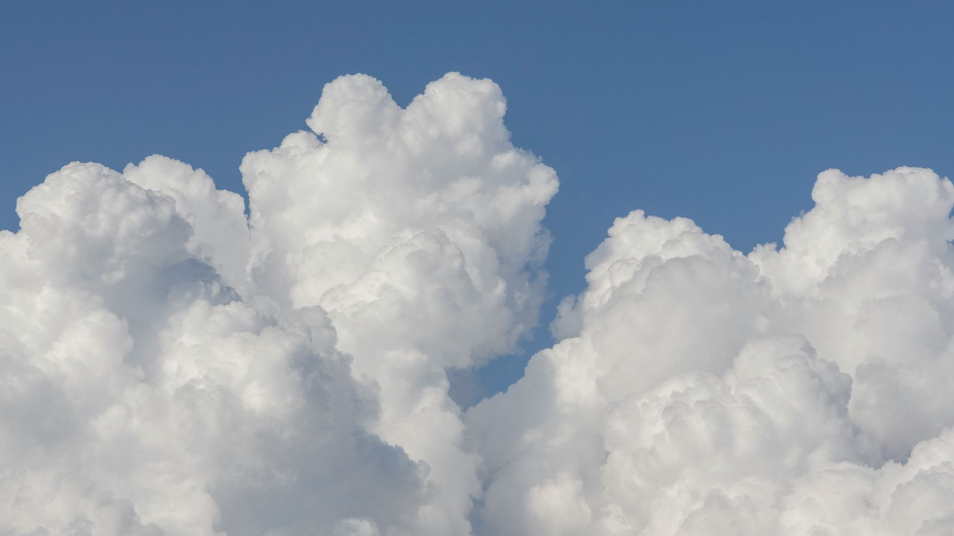 15. Les visages que les gens voyaient dans les nuages et d'autres formes naturelles
