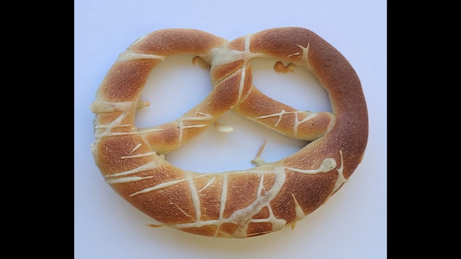 20. La pâte pliée a donné naissance aux « bras en prière » du bretzel