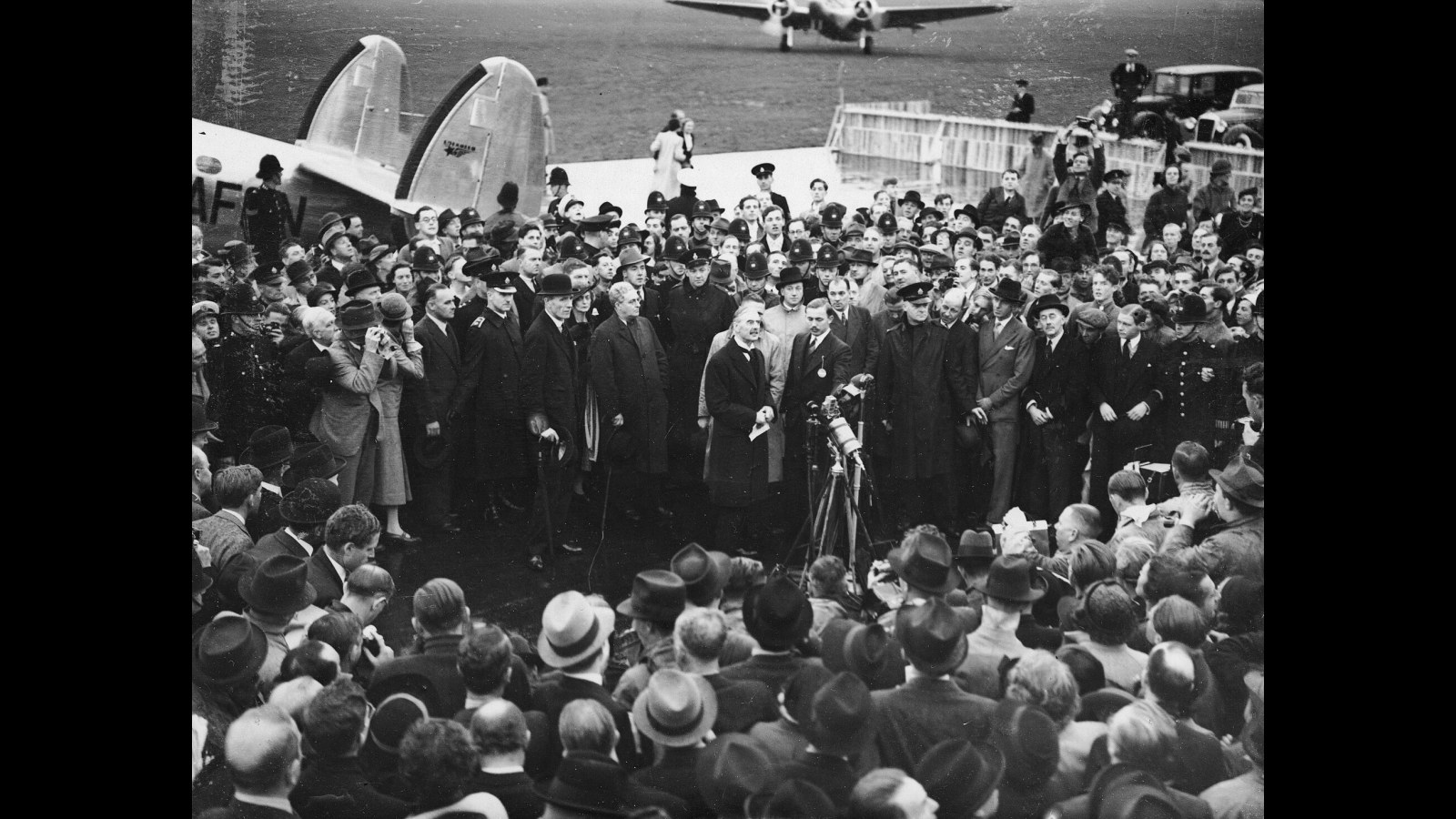 6. Chamberlain's Peace Deal Left Czechoslovakia With No Way To Defend Itself