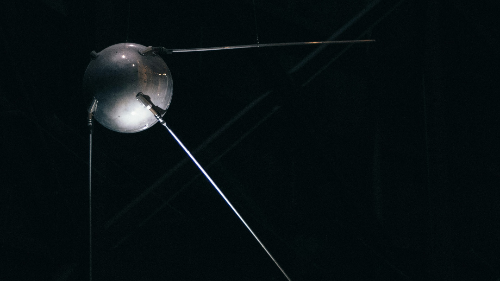 1. Spoutnik 1 marque le début de l'ère spatiale