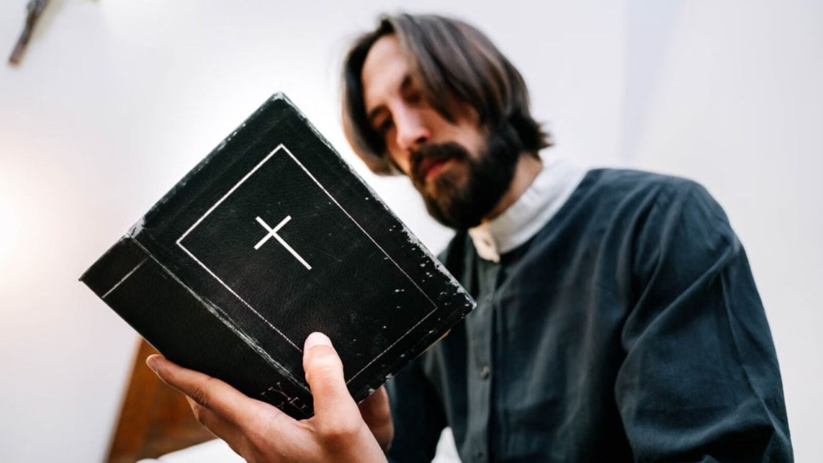 20 Strange Things Families Secretly Hid Inside The Bible