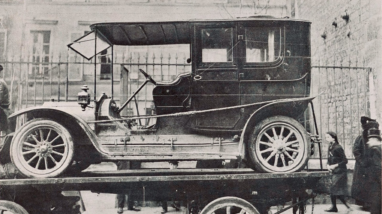 14. The Bonnot Gang Escaped A Paris Bank Job In A Getaway Car