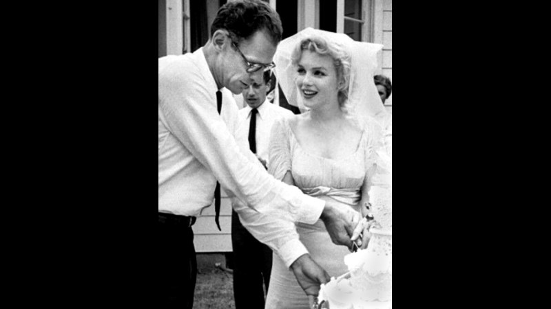 18. She Stood By Miller When The FBI Started Watching