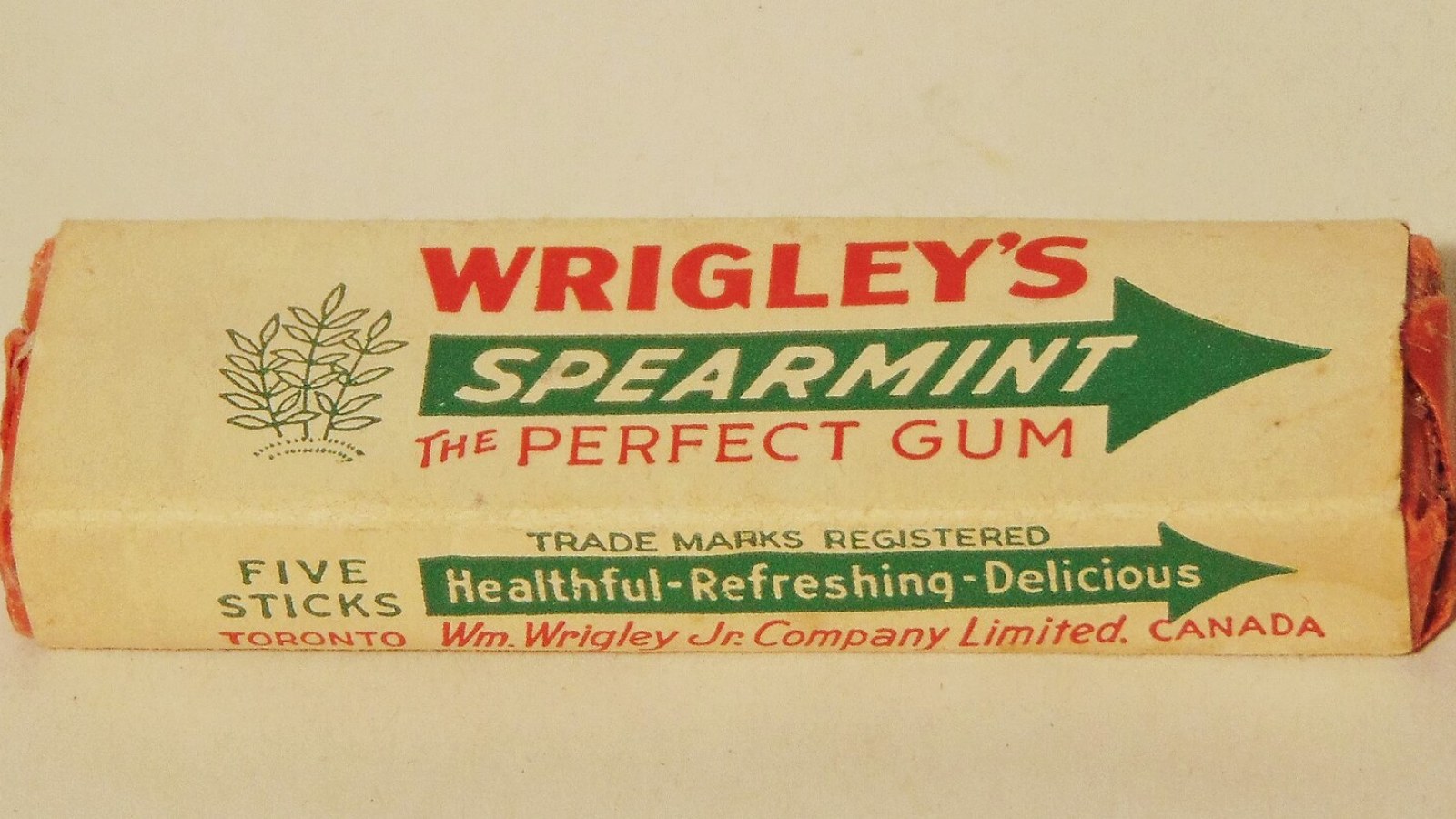 4. Chewing Gum Was Cabin Crew's Painkiller